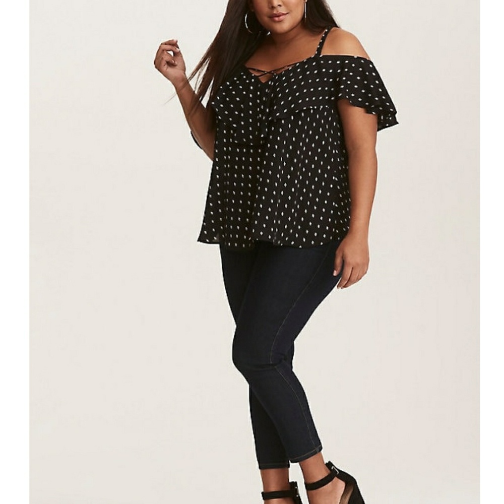 💜 NWOT Torrid Sexy Blouse💜 - Picture 2 of 3